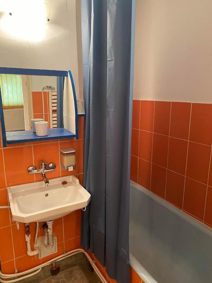 Best Home Hunedoara Bagian luar foto