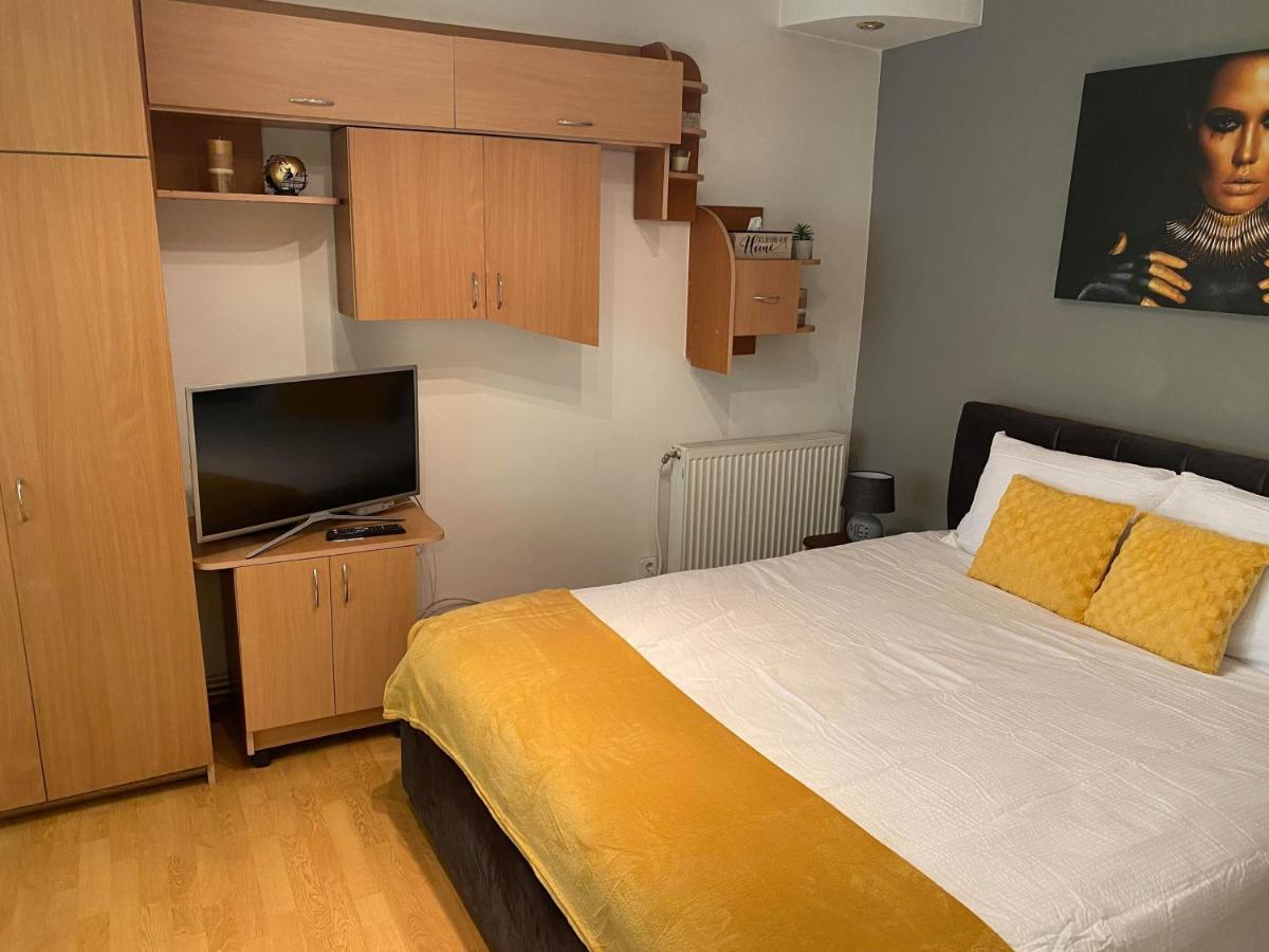 Best Home Hunedoara Bagian luar foto