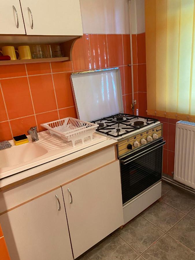 Best Home Hunedoara Bagian luar foto
